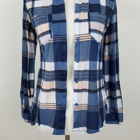 A&K Originals Split Back Flannel Shirt - Picture 3 of 12